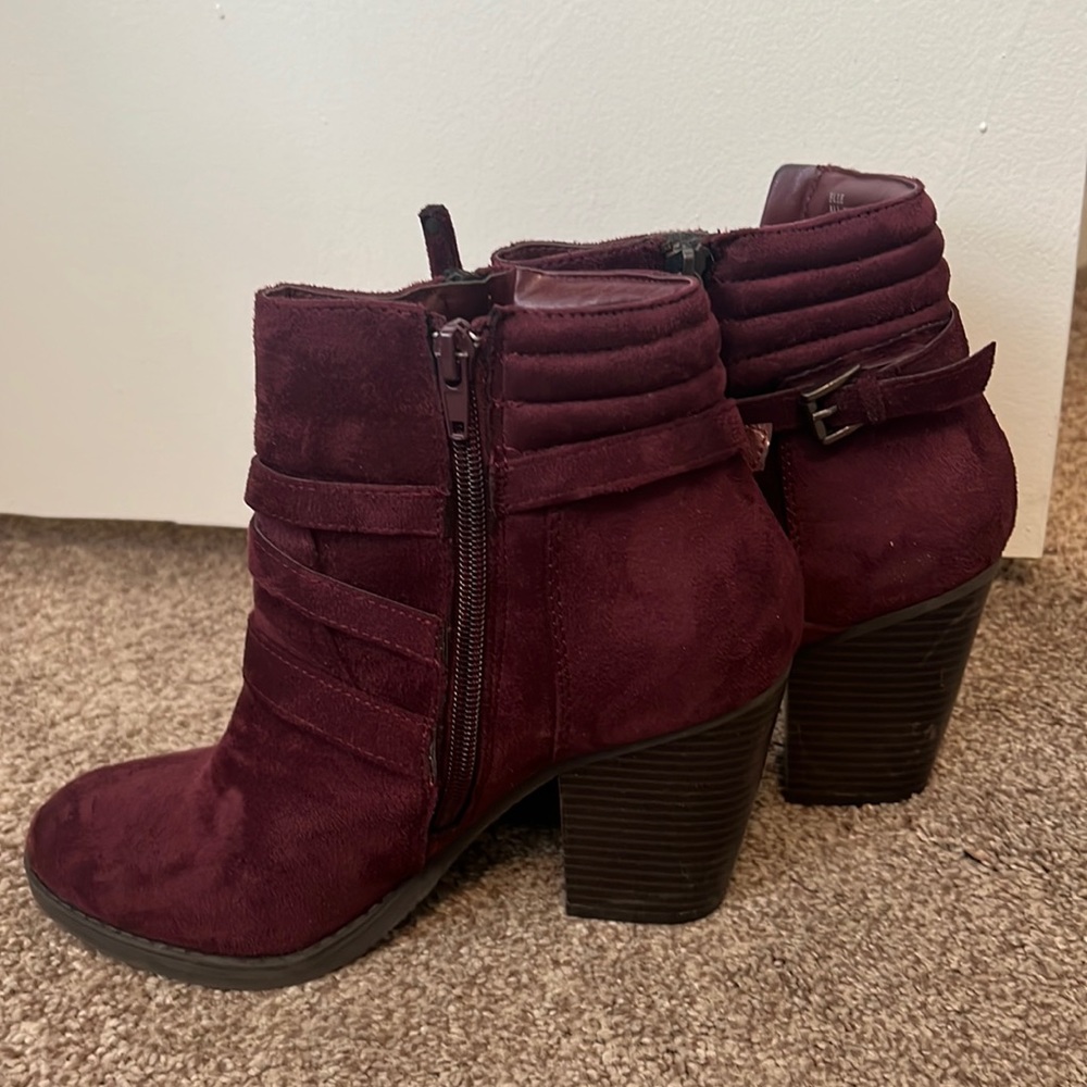 Suede burgundy booties
